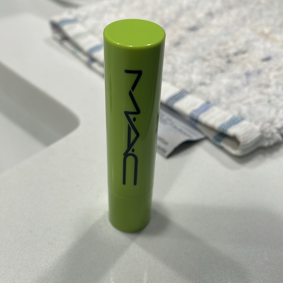 Mac Lip Squirt Plumping pen! NWOB shade “Like Squirt” - Picture 3 of 4